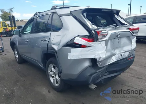2019 Toyota Rav4 Xle z USA, uszkodzony, nr VIN 2T3W1RFVXKW006546